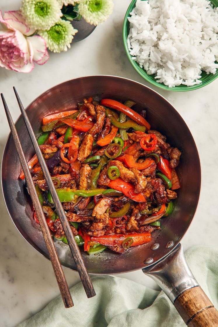 Hunan pork - Kinesisk fläskwok med röd och grön chili, färsk ingefära och paprika