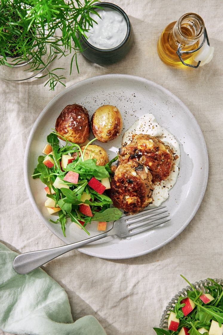 Svamp- och chèvrebiffar med rostad potatis